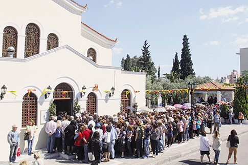 Τρεις ώρες στην ουρά για ένα θαύμα!