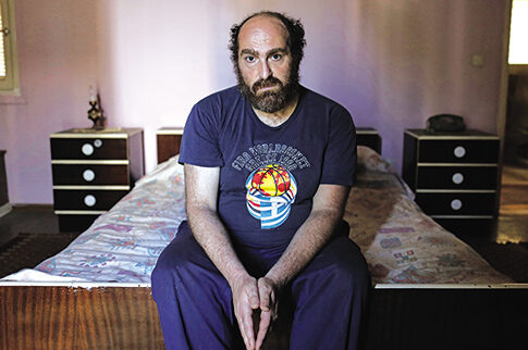 ΦΩΤΟ-ΙΣΤΟΡΙΑ - «Μισή» ζωή συντρίμμια