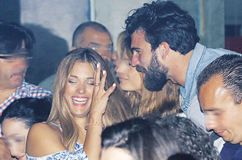 Βρήκε άλλο κορίτσι