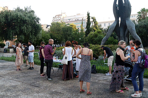 Ο Λάμπρος ο άστεγος «Στη μέση του δρόμου»
