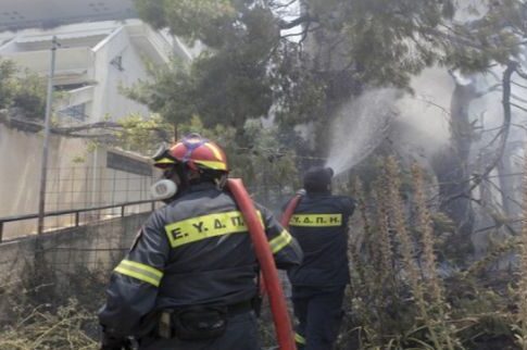 Πύρινα μέτωπα σε Αττική και Λακωνία