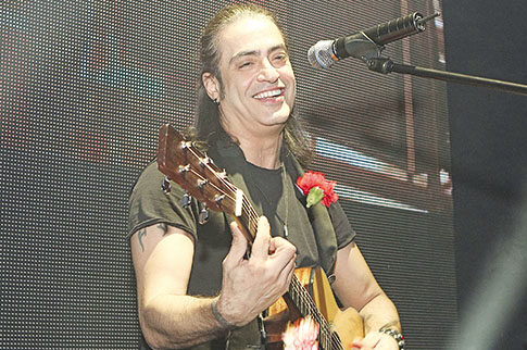 Αναβλήθηκε η συναυλία του Σχοινά επειδή...