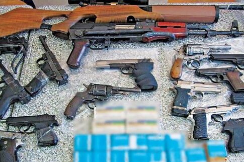 Oι προμηθευτές συμμοριών με κάθε είδους όπλο