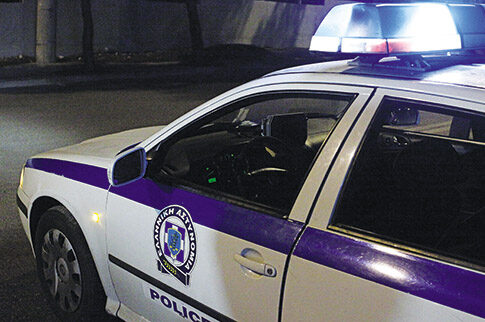 Φαρ Ουέστ έξω από το «Χίλτον» τα ξημερώματα της Κυριακής