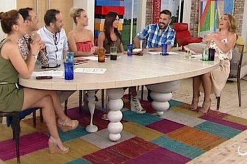 Πανελίστρια της Τατιάνας, ποζάρει ολόγυμνη στο Instagram