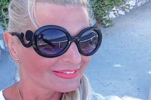 Ακολουθεί τη μόδα και η Μαρίνα Πατούλη