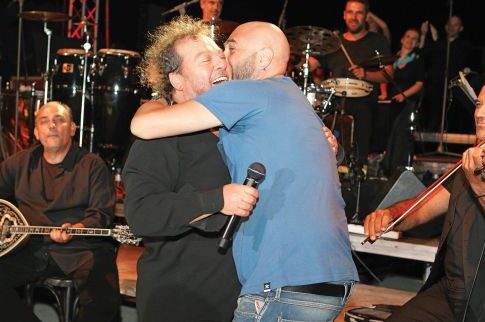 Μια αγκαλιά για τον Κουϊνέλη