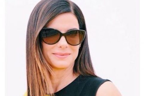 Αυτό είναι το μυστικό που κρύβεται πίσω από τον σέξι σύντροφο της Sandra Bullock