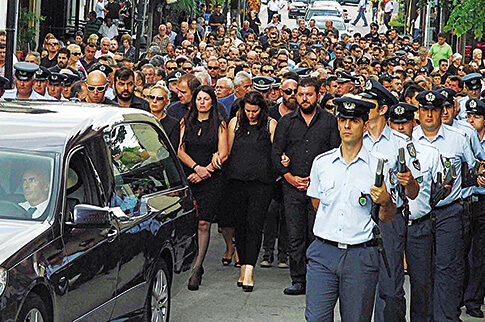 Με την ιαχή «αθάνατος» το «αντίο» στον Λαζαρίδη