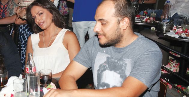 Η Μερκούρη προσπαθεί να αποφύγει τα φλας