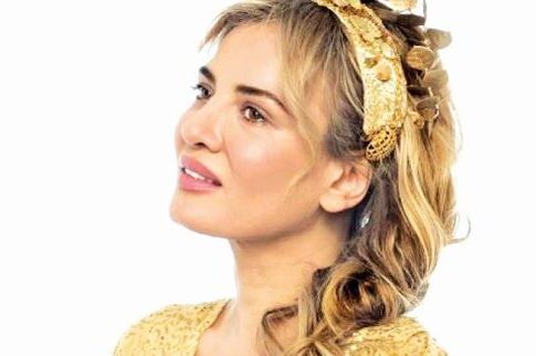 Η «Ρωξάνη» στο ντους