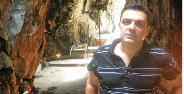 Ο δημοσιογράφος που «ταξίδεψε στην Τζαμάικα» και σαρώνει το διαδίκτυο