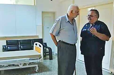 Ο 77χρονος μετανάστης που γύρισε από την ξενιτιά και έγινε ο μεγαλύτερος ευεργέτης στο Νοσοκομείο Κοζάνης