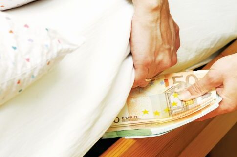 Colpo grosso στο Κωλονάκι για λεία 1.000.000 ευρώ!