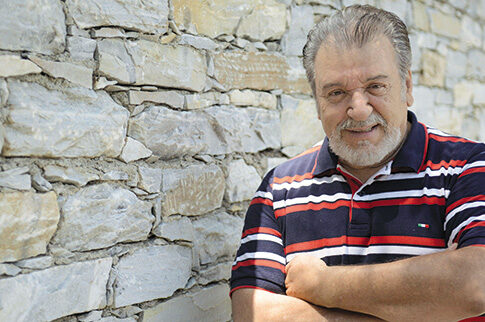 «Ηταν η τύχη μου να γίνω γνωστός ως ο Σάκης ο υδραυλικός»