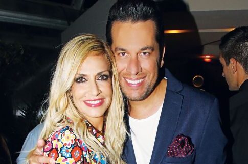 Αγκαλιά στη λουλουδάτη Βίσση