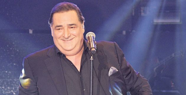 «Παρατράγουδα» σε συναυλία Βασίλη Καρρά!