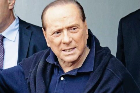 Ο Μπερλουσκόνι βρήκε την... ηλικία του και την οικογένειά του