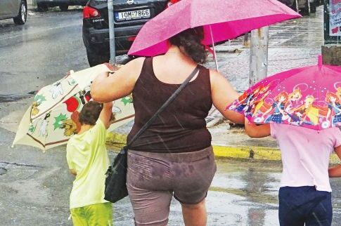 Διήμερο με βροχές, καταιγίδες, χαλάζι αλλά και πτώση της θερμοκρασίας