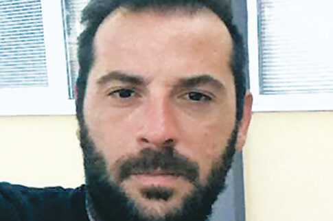 Θλίψη για τον γοητευτικό «συμμαθητή»