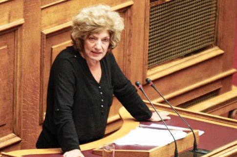 «Δεσποινίς Παπασταύρου» στη Βουλή!