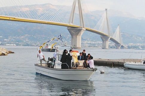 Λαμπρή τελετή υποδοχής της εικόνας της Παναγίας της Βηματάρισσας, που παραχωρήθηκε στην ενορία Αντιρρίου