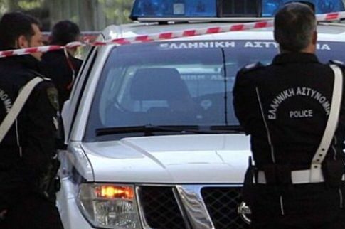 Θρίλερ με πτώμα γυναίκας τυλιγμένο σε κουβέρτα