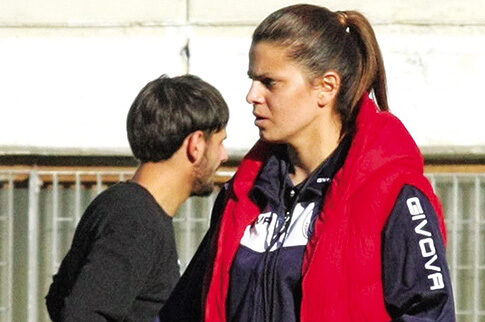 Η πρώτη γυναίκα που κάθεται στους πάγκους της Γ' Εθνικής