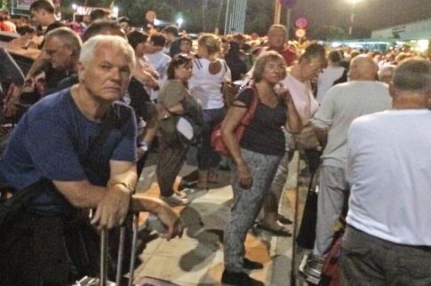 Ρόδος: Εκκένωση  του αεροδρομίου
