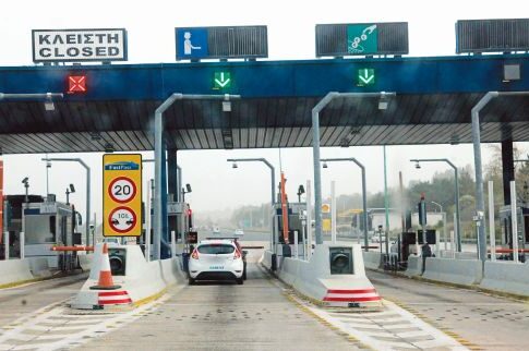 Ενοπλος κουκουλοφόρος (!) λήστεψε τα διόδια της Τραγάνας