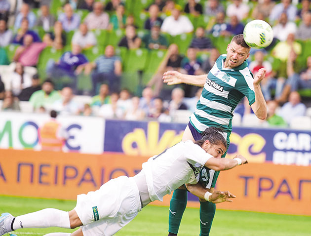 Ο Λισγάρας μαρκάρει τον Μπεργκ και κατεβάζει το σορτσάκι του