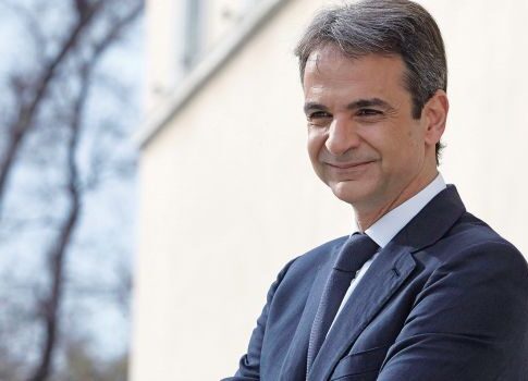 Η συνάντηση του Μητσοτάκη με τον Γλέζο σε καφέ έξω από τη Λαμία