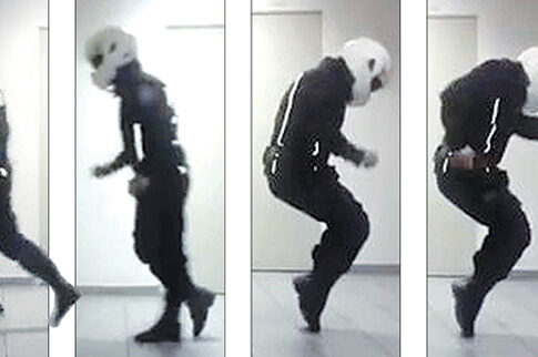 Moonwalk αλά Μάικλ Τζάκσον από αστυνομικό
