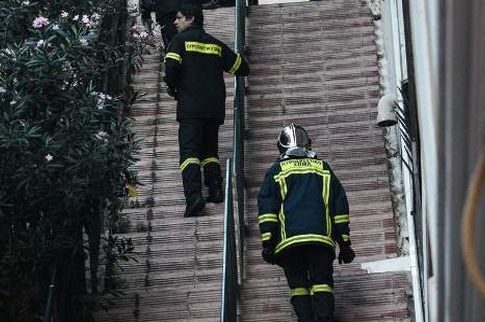 Πήγε να κάψει ζωντανούς τη σύζυγο, το ανήλικο παιδί του και τη μητέρα του!