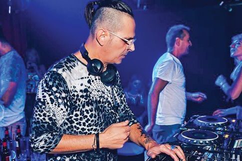 Pre-Christmas με djs «θρύλους»