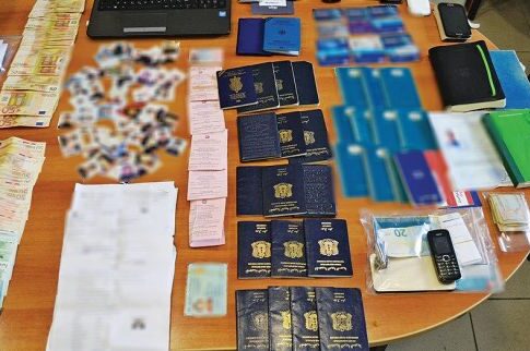 Εξαρθρώθηκε σπείρα διακίνησης μεταναστών