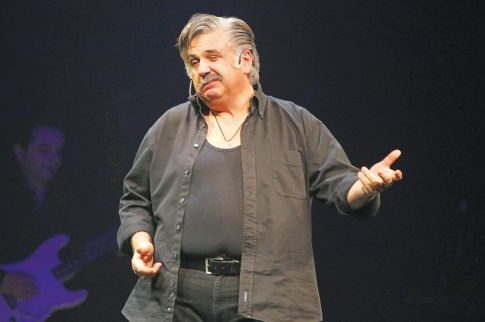 Κόλλησε το «Ρεφρέν»