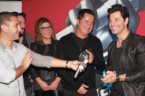 Επαιζαν για ώρα την «κολοκυθιά» στο «The Voice»