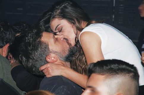 Καυτά φιλιά για Νίκη Λάμη και Χρήστο Μεταλληνό