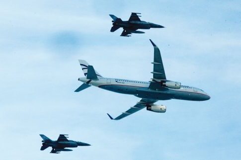 Επίδειξη από την ομάδα F-16 «Ζευς»