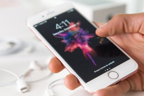 Ιος σκοτώνει τα iPhones