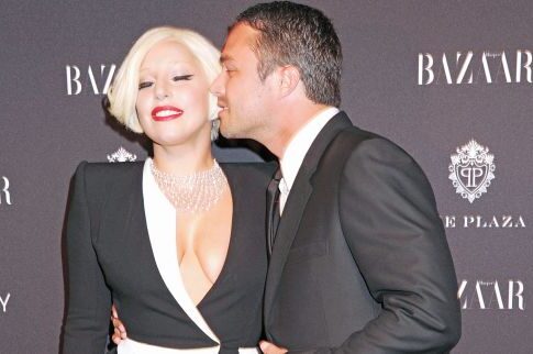 Η Lady Gaga αγαπάει κάργα