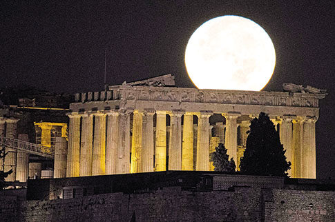 Υπερθέαμα με το supermoon