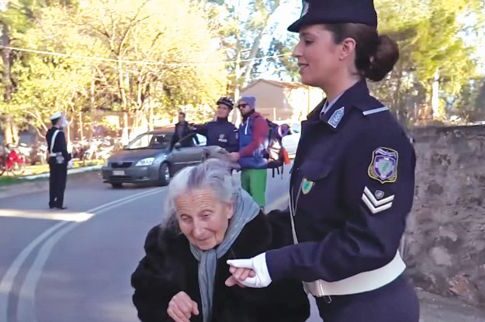 Σαριγκούλη στο κλιπ της ΕΛ.ΑΣ.