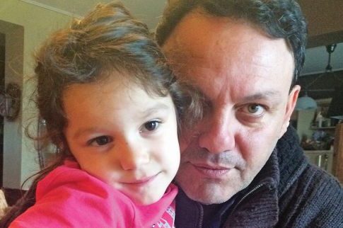 Χριστουγεννιάτικο τραγούδι τα βάσανα του Αγγελόπουλου