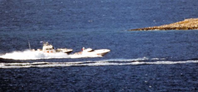 Το σκάφος του Λιμενικού καταδιώκει εκείνο της τουρκικής ακτοφυλακής, στη νέα προκλητική ενέργεια των Τούρκων στα Ιμια