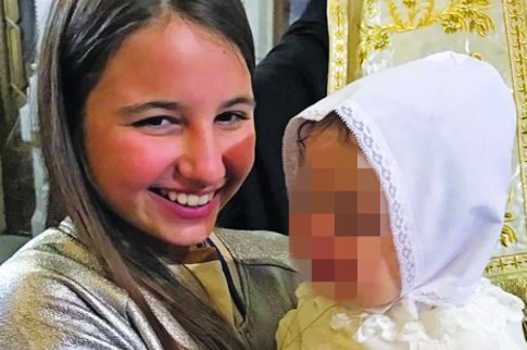 Από μικρή άρχισε τις κουμπαριές