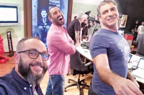 «Ράδιο Πιπίλα» με τον χαζομπαμπά!