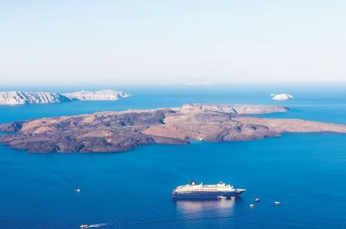 Ρίχτερ και τσουνάμι απειλούν (σοβαρά) τη Σαντορίνη!