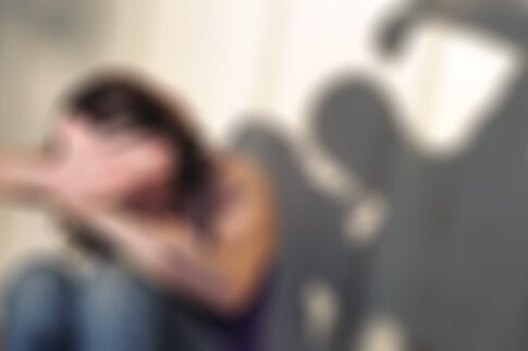 Ο αδελφός βίαζε τη 15χρονη αδελφή του